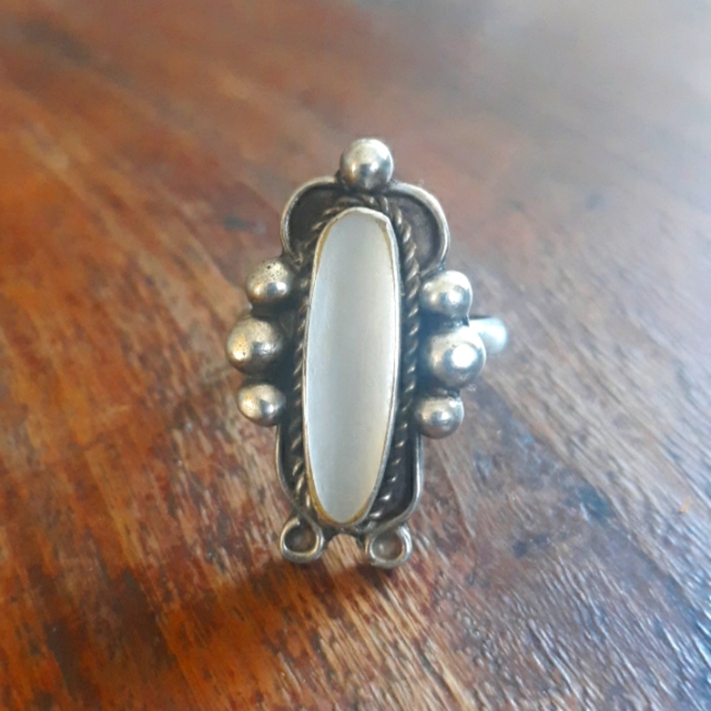 Sterling Silver Mother of Pearl Ring 9.5